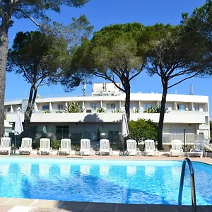 Hotel Zenitude Hôtel-résidences La Tour De Mare ****